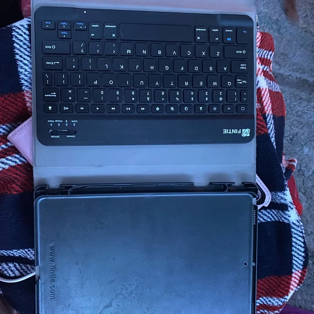 iPad Pro case that’s blue and comes with keyboard